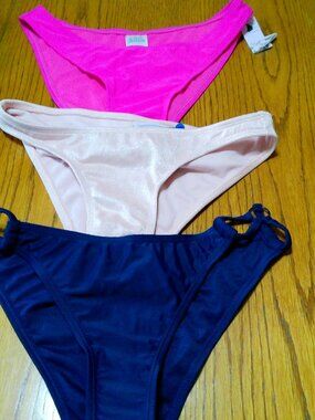 3 PIECE SWIM BOTTOMS NEW WITHOUT TAGS SIZE S